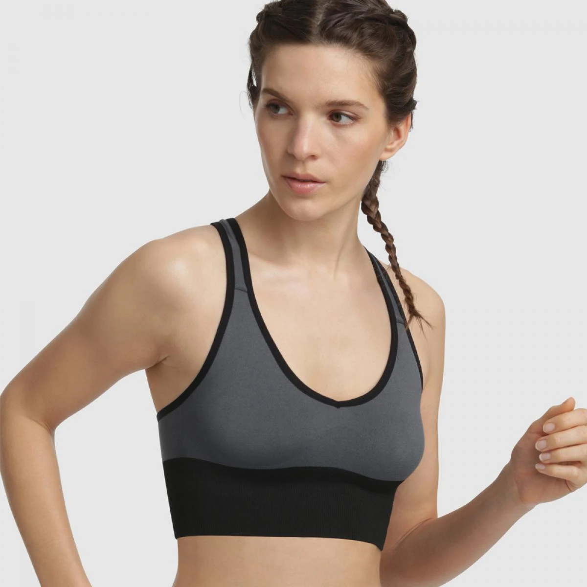 Brassière De Sport Sans Armatures Maintien Léger Gris Obscur 4 Brassière De Sport Sans Armatures Maintien Léger Gris Obscur – Image 2