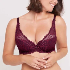 Bestform Soutien-gorge Plongeant Armatures à Coques En Dentelle Ajourée - Rouge