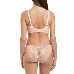 FREYA Soutien Gorge Plongeant Balconnets à Armatures Rose 18 FREYA Soutien Gorge Plongeant Balconnets à Armatures Rose -Aubade Soldes soutien gorge plongeant balconnets a armatures freya daisy lace blush 7 1140x1140