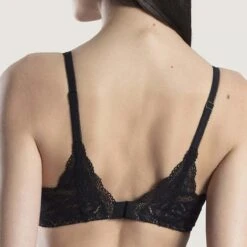 Aubade Soutien-gorge Triangle Plongeant Noir 9 Aubade Soutien-gorge Triangle Plongeant Noir -Aubade Soldes soutien gorge triangle plongeant noir 1172807 3 1200x1200